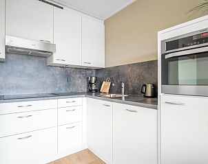 Moderne Kche mit Gerten in Apartment Juliana 178 Eilandzicht, De Koog, Texel. Komfortable Ferienunterkunft auf den Watteninseln.