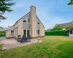 Vakantiehuis Kamperfoelie 89 in De Koog Texel met ruime tuin en terras voor ontspanning op de Waddeneilanden.