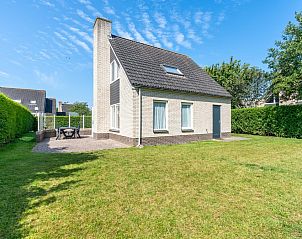 Ferienhaus Kamperfoelie 77 in De Koog, Texel mit sonnigem Garten und Terrasse