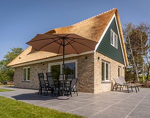 Sonnige Terrasse von Landhuis De Wije Blick, Ferienhaus in De Koog Texel, ideal fr Mahlzeiten im Freien.