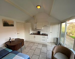 Keuken van Studio Ooster - Brink 28, De Koog, Texel, vakantiehuis met moderne voorzieningen.