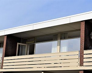 Geniet van het zonnige balkon bij 't Kerckeland - Appartement Kerckeland 86, De Koog, Texel, voor een ontspannen vakantie op de Waddeneilanden.