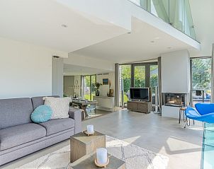 Ruime woonkamer in Duynzoom Villa 5, vakantieaccommodatie in De Koog, Texel.