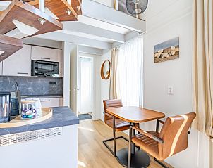 Moderne Kche in der Plevierstraat 3a, De Koog, Texel, Ferienhaus mit schlichter Verarbeitung und allem Komfort.