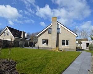 Ferienhaus Stappeland 203 in De Koog auf Texel mit groem Garten und moderner Architektur.