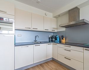 Voll ausgestattete Kche in Apartment Juliana 098 Eiland en Zeezicht, De Koog, Texel, mit modernen Gerten.