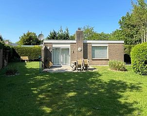 Bungalow 't Luwe Land 5B in De Koog Texel met zonnige tuin en terras voor ontspanning op de Waddeneilanden.