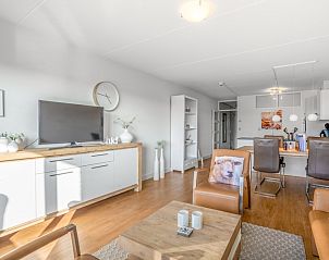 Gezellige eetruimte in Appartement Juliana 052 Eiland en Zeezicht, De Koog, Texel met moderne inrichting.