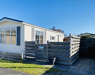 Vakantiehuis Chalet Bregkoog 255 in De Koog, Texel met ruime voortuin en hek.