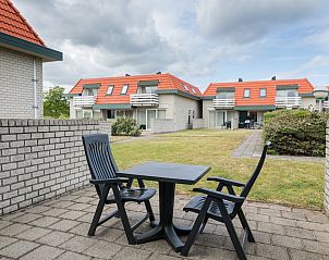 Geniet van de ruime tuin bij A Studio 2 comfort appartement in De Koog, Texel, Waddeneilanden.