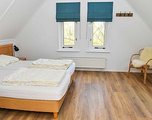 Moderne badkamer in 't Mienthuis, De Koog, Texel. Vakantiewoning met luxe voorzieningen en ontspannende sfeer.