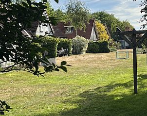 Rustige tuin bij Koetshuis 3, vakantiehuis in De Koog, Texel.