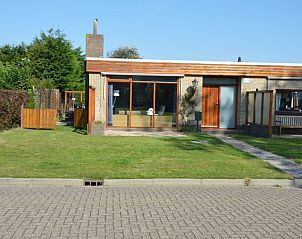 Orchismient 18 groot vakantiehuis in De Koog, Texel met groene voortuin op de Waddeneilanden.