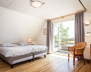 Guest house 0102966 - Holiday property Texel - Het Buitenhof villa 59 met serre