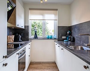 Volledig uitgeruste keuken in Huisje in Den Burg, Texel, ideaal voor zelfvoorziening.