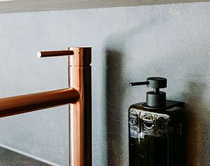 Stijlvolle keukenaccessoires in Luxe Appartement 4p, Den Burg, Texel voor een luxe kookervaring.