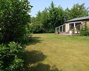 Zeealsem vakantiehuis in Ballum, Ameland met ruime tuin en terras aan de Waddeneilanden.
