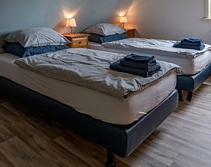 Tweepersoonsbed in Eelman B. 1405 vakantiehuis Den Burg Texel.