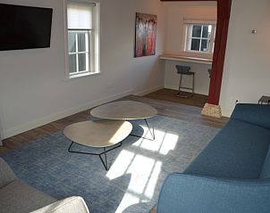 Helles Wohnzimmer im Ferienhaus 't Wambuis Den Hoorn Texel mit komfortablen Mbeln.