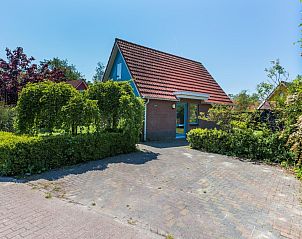 Type II - nr. 37 Huismus vakantiehuis in Oosterend Texel met charmante gevel en groene omgeving.