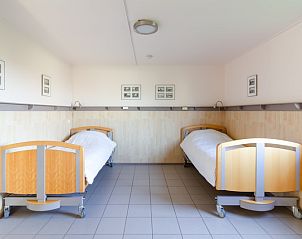 Gerumiges Mehrbettzimmer im Pflegeheim De Triaan, Pflegeheim auf Texel, Watteninseln.