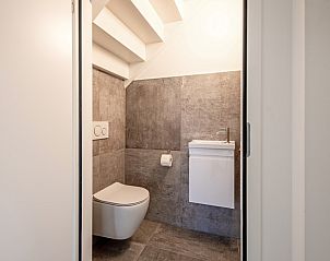 Stilvoller Toilettenraum im Ferienhaus De Noordbunder, Zuid-Eierland, Texel.