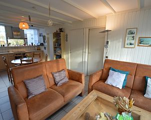 Offener Wohnbereich im Ferienhaus de Parel 212, De Dennen Texel mit gemtlicher Einrichtung.