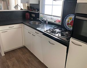 Volledig uitgeruste keuken in Vakantiepark de Bremakker, Texel. Praktisch vakantiehuis in De Dennen, Waddeneilanden.