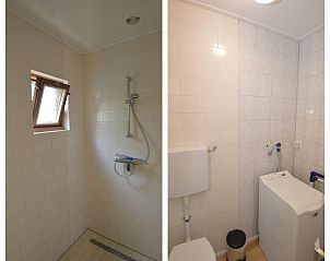 Badkamer en wasruimte in Vakantiehuis De Nagtegaal 19, De Dennen Texel met douche en wasmachine.