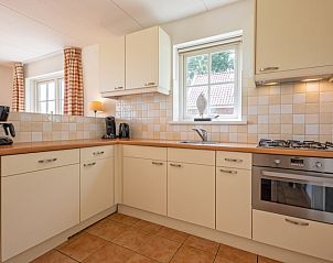 Moderne keuken in 't Mienthuis - De Jonker, vakantiewoning in De Dennen, Texel met alle gemakken.
