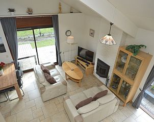 Overview of the living space in vacation home Gortersmient 340, De Dennen, Texel.