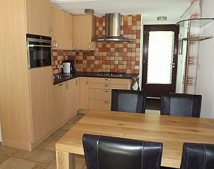 Moderne Kche im Ferienhaus Gortersmient 246, De Dennen, Texel, Waddeninseln.