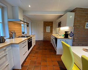 Gerumige Kche mit Essbereich im Bungalowpark Verste Coogh - Bungalow 52, De Dennen, Texel.