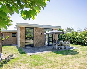 Bungalowpark Verste Coogh - Hermelijn in De Dennen, Texel, vakantiehuis met ruime tuin en terras.