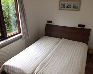 Komfortables Schlafzimmer im Bungalow 0790, Bungalowpark 't Hoogelandt, De Dennen, Texel.