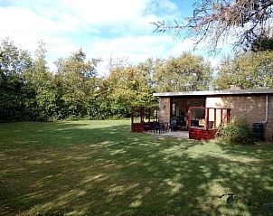 Bungalow 0790 mit groem Garten im Bungalowpark 't Hoogelandt, De Dennen, Texel.