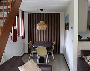 Gemtliche Essecke im Ferienhaus Gortersmient 216, De Dennen, Texel, Watteninseln, fr Familienabende.