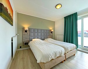 Stijlvolle badkamer in Appartement Bos en Duin 16 in De Dennen Texel met moderne voorzieningen.