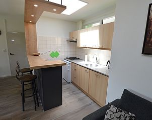 Moderne keuken van vakantiehuis Tempelierweg 17 in De Dennen, Texel.