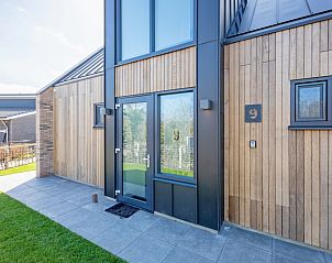 Eingang zum modernen Ferienhaus im Bungalowpark 't Luwe Land, Nieuw Vredelust auf Texel, Watteninseln.
