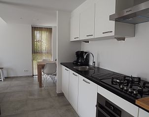 Vollstndig ausgestattete Kche im Ferienhaus Gortersmient 322, De Dennen, Texel, mit modernen Gerten.