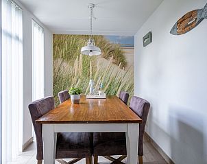 Gezellige eetkamer in Vakantiehuis Gortersmient 302, De Dennen, Texel.
