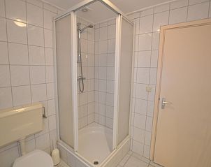 Stilvolle Duschkabine im Ferienhaus Tempelierweg 37, De Dennen, Texel fr hchsten Komfort.