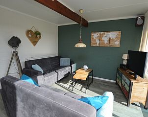 Gemtliche Sitzecke im Bungalow Verste Coogh 66, Texel, ideal zum Entspannen.