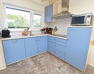 Volledig uitgeruste keuken in Tempelierweg 27 - Matranos, De Dennen, Texel, met moderne apparatuur.