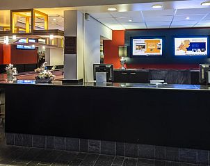 Receptie van Bastion Hotel Maastricht Centrum, vakantieverblijf in het hart van Maastricht, Limburg.