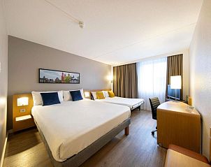 Familiekamer met extra bed in Novotel Maastricht vakantieverblijf.