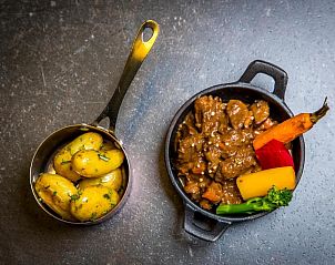 Heerlijke stoofpot in Derlon Hotel Maastricht, vakantieappartement in Maastricht, Zuid Limburg, met verse groenten.