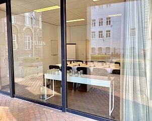 Vergaderruimte in Derlon Hotel Maastricht, vakantieappartement in Maastricht, Zuid Limburg, met moderne faciliteiten.