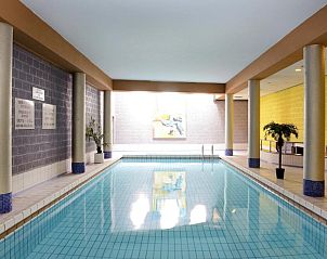 Binnenzwembad in Amrth Grand Hotel de lEmpereur, Maastricht, ideale ontspanning in Zuid Limburg.